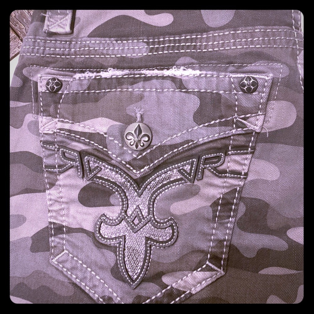 NWT Straight leg gray camo rock revival jeans